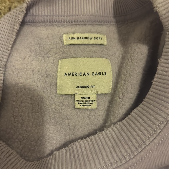 oversized purple AE sweatshirt. Size S but can fit M - Picture 2 of 2